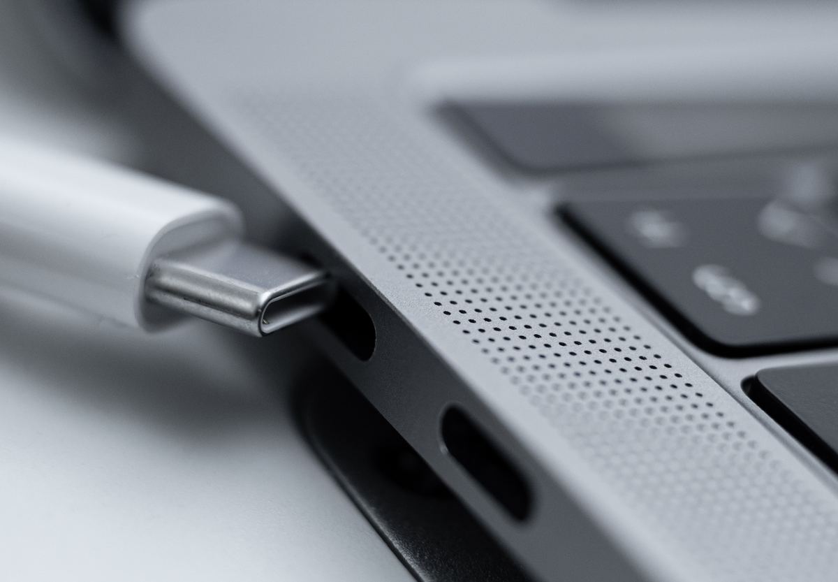 10 Reasons Why You Need a USB-C Laptop Charger for Your On-the-Go Lifestyle